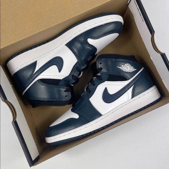 Jordan 1 Mid Armory Navy - Picture 3 of 3